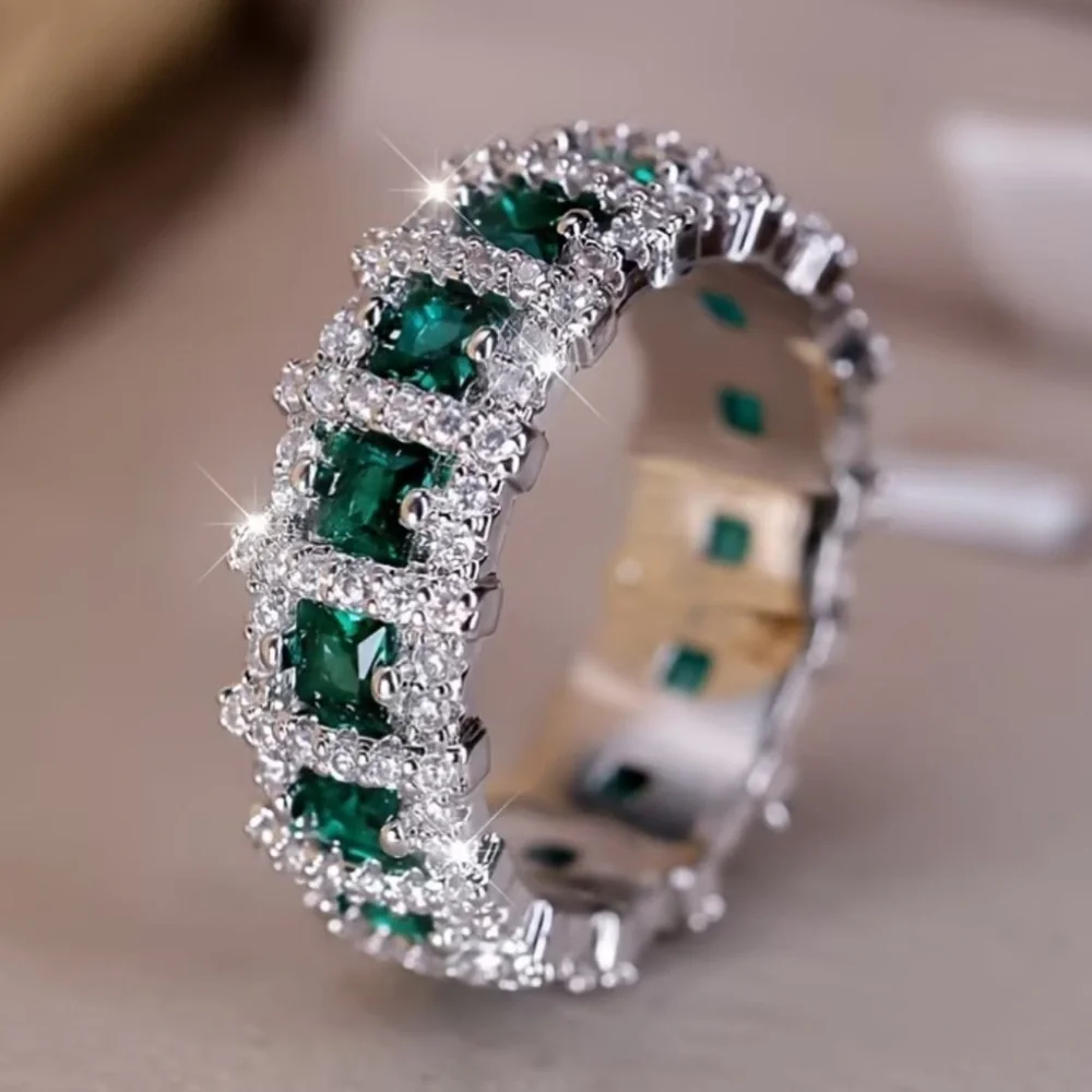 🆕 Beautiful Emerald Moissanite CZ Silver Cigar Band Ring